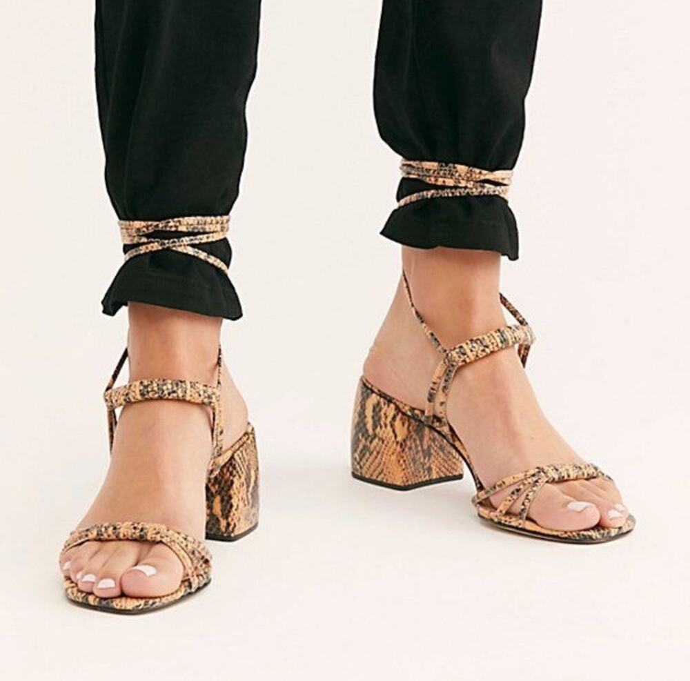 Free People Vicenza Love Struck Leather Shoes Sandals Ankle Wrap Reptile Size 6 - Picture 1 of 8